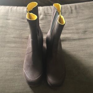 Size 8 1/2 Tretorn wedge rain boots